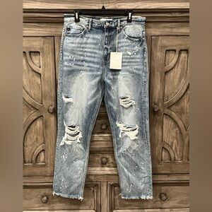 NWT Women’s KANCAN Light Wash Destructed Paint Splatter Cut Off Jeans (11/29)